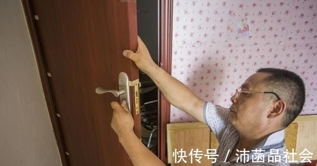 为什么有些开锁师傅会先要求付钱，并且在开完锁就走，不看屋里？——探析专业开锁服务的行业规范与安全保障机制